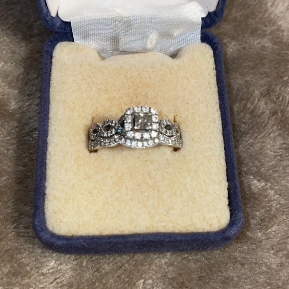 Wedding Rings - Picture 1 of 3